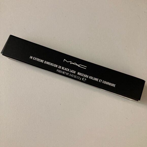 MAC Cosmetics In Extreme Dimension Black Mascara - Picture 3 of 7
